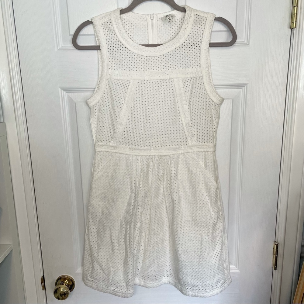 DRA Los Angeles Eyelet White Mini Dress 100% cotton extra small